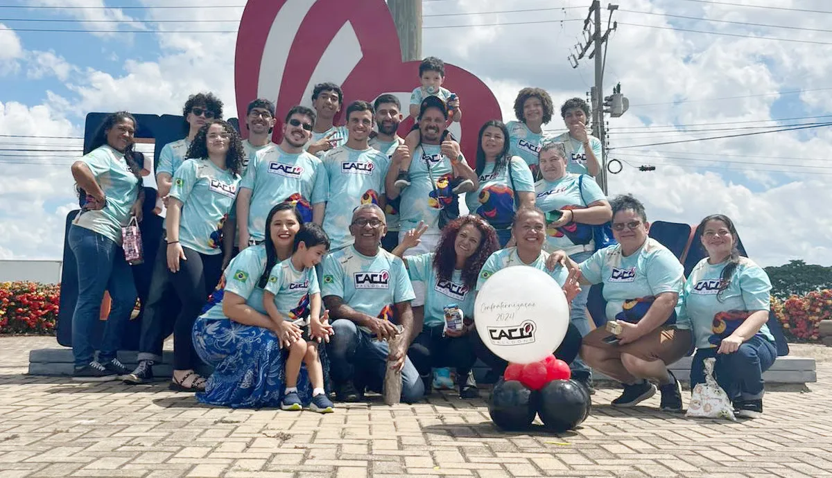 Grande foto de grupo de toda a equipe da Caco Balloons